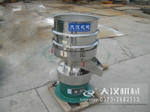 涂料過濾振動(dòng)篩 涂料過濾振動(dòng)篩:利用振動(dòng)電機(jī)的振動(dòng)力帶動(dòng)物料在篩網(wǎng)上進(jìn)行篩分,從而利用篩網(wǎng)孔徑的大小不同,完成涂料的分級(jí),除雜等篩分目的。